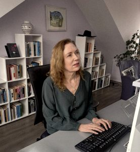 jacqueline-zirkzee-aan-het-redigeren